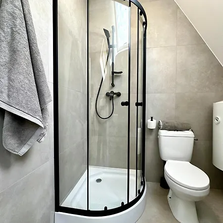 Nowy Port 10 アパート